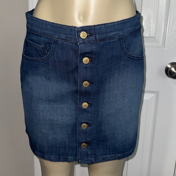Express Button-Front Mini Skirt - Picture 7 of 8
